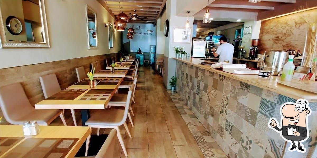 The Sandpiper dining room